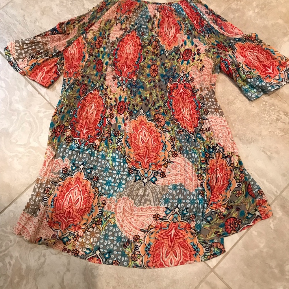 Top - Picture 2 of 3